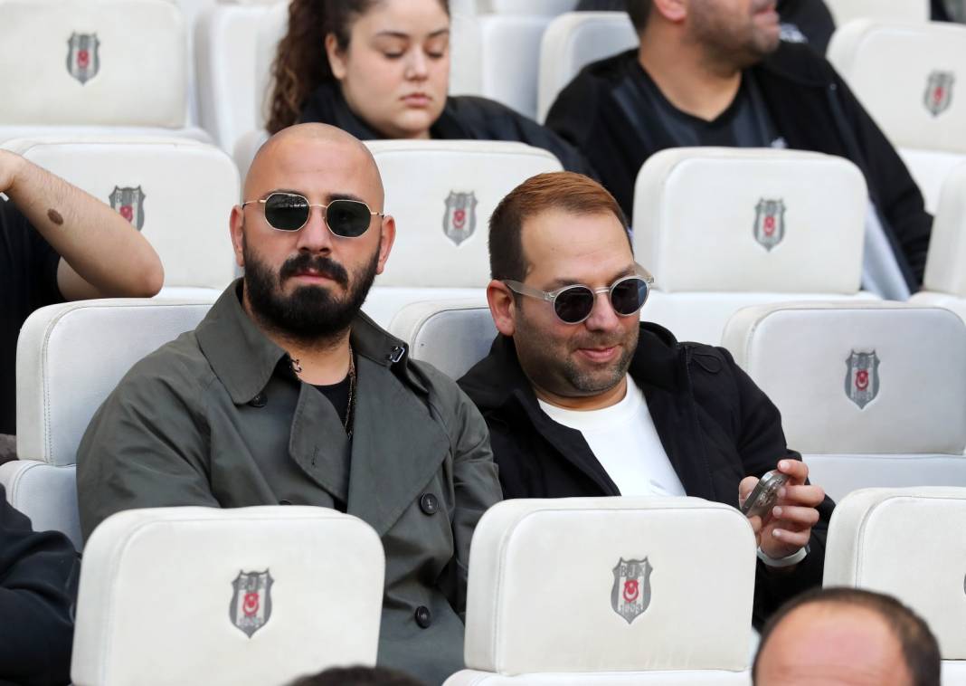 Beşiktaş Başakşehir maçı tribünlerinden muazzam kareler 27